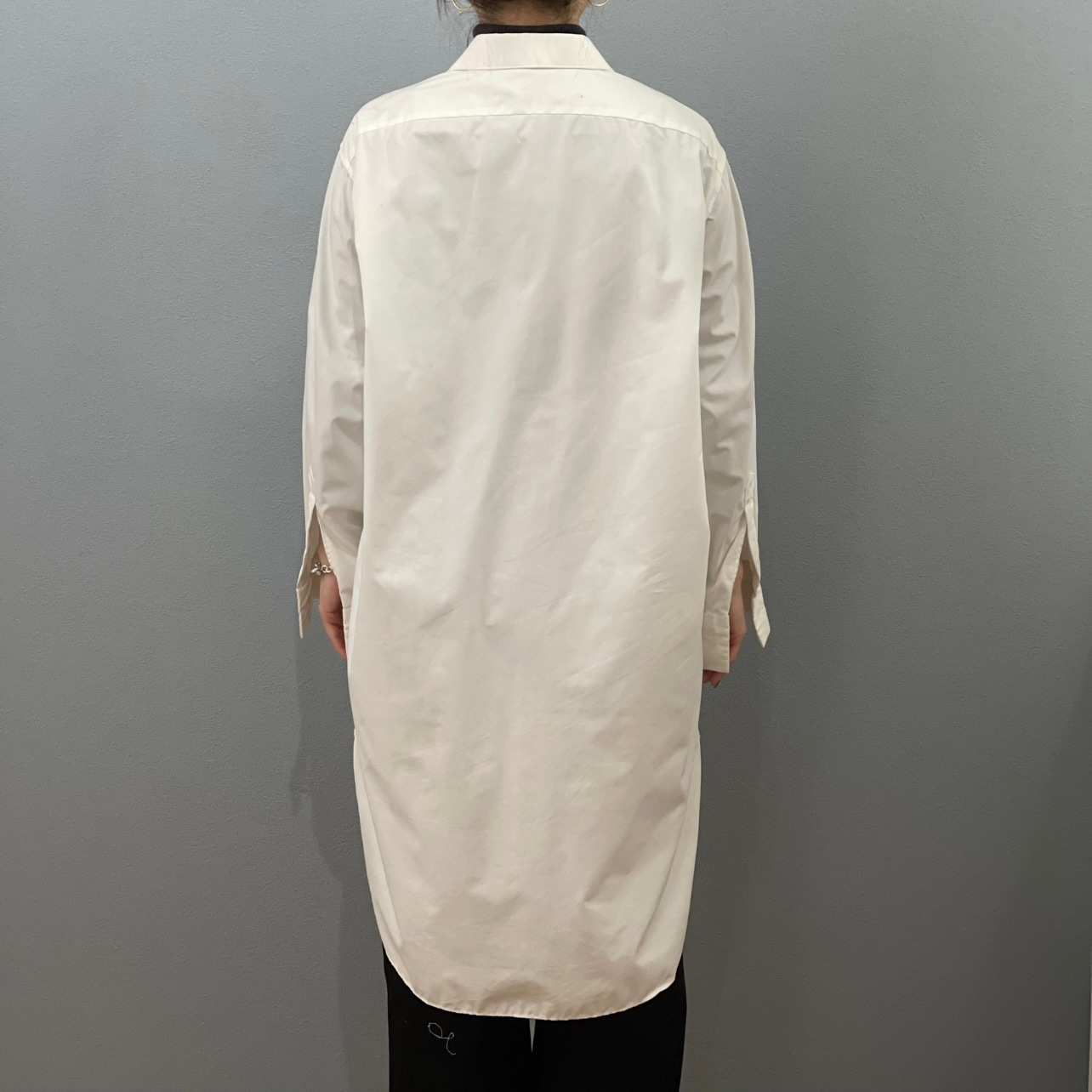 “LONG CUFFS  SHIRT“