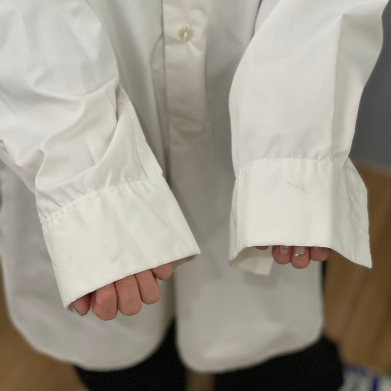 “LONG CUFFS  SHIRT“