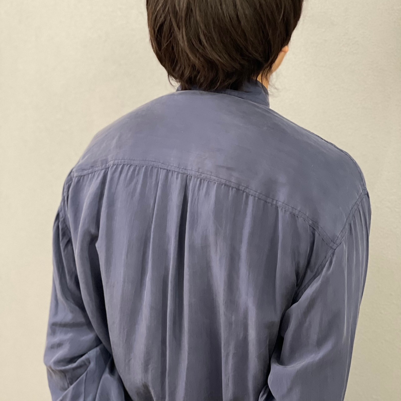 “SILK DRAPE POCKET SHIRT“