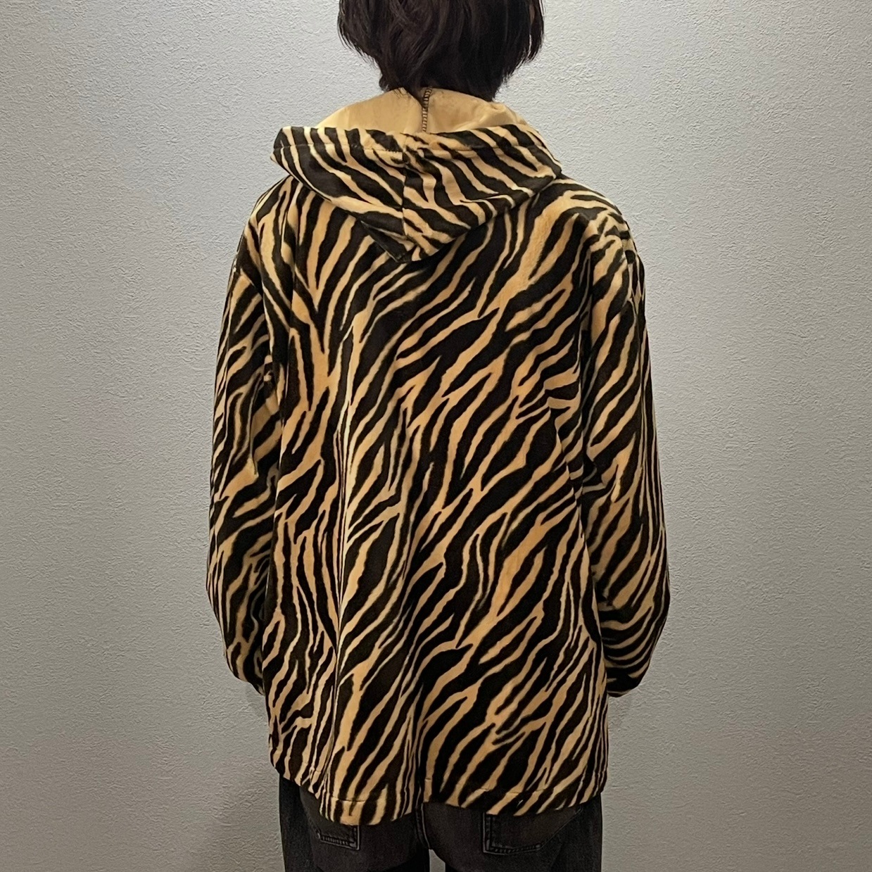 “ZEBRA FLEECE ZIP FOODIE”