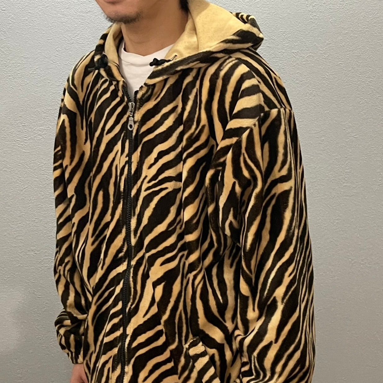 “ZEBRA FLEECE ZIP FOODIE”