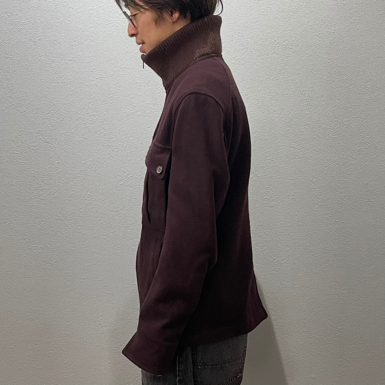 “HIGH NECK ZIP UP BLOUSON“