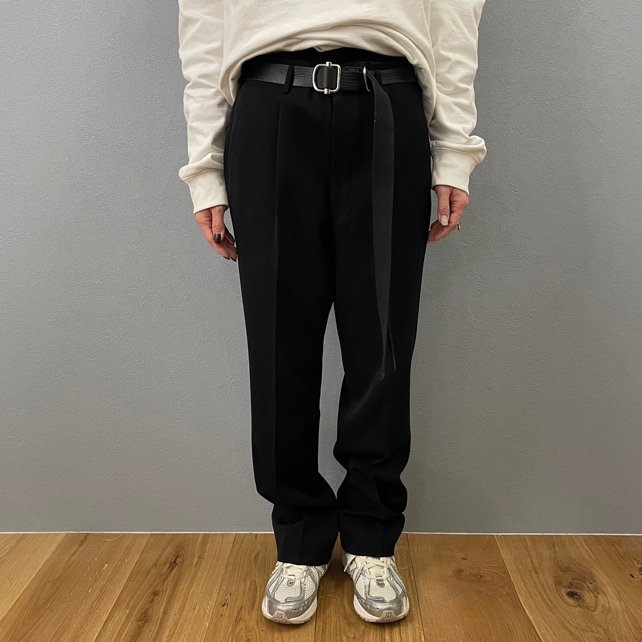 “BLACK STRAIGHT SLACKS“