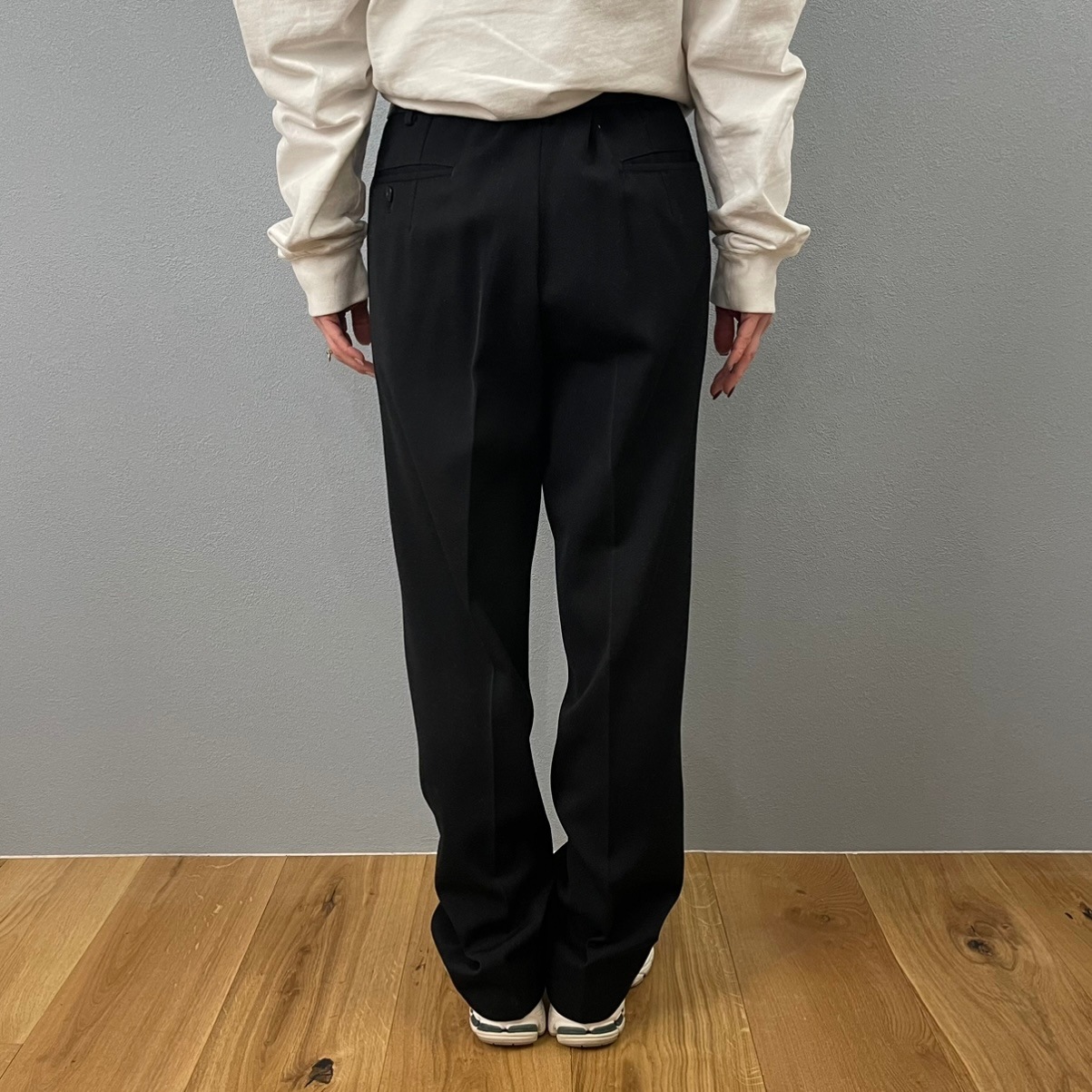 “BLACK STRAIGHT SLACKS“