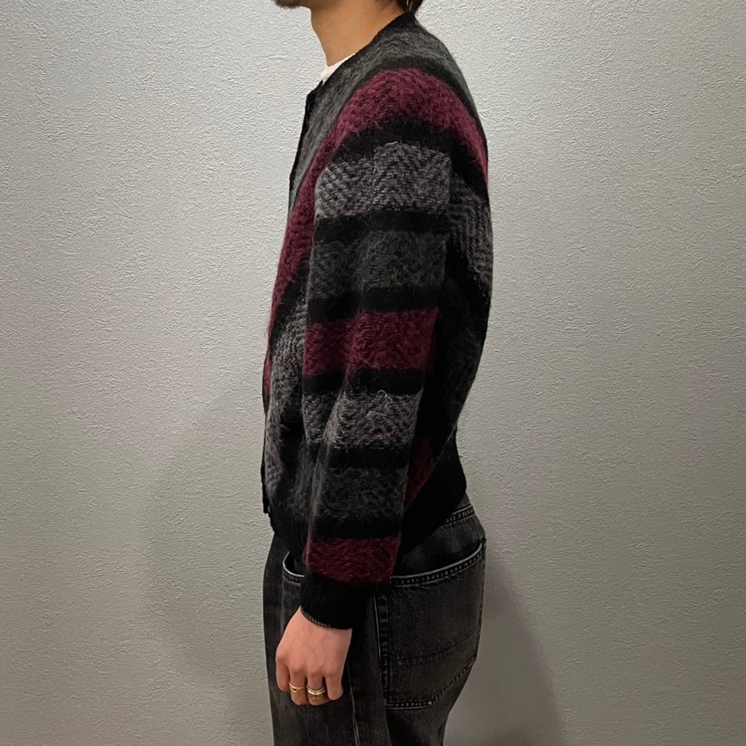 “V-LINE KNIT CARDIGAN”