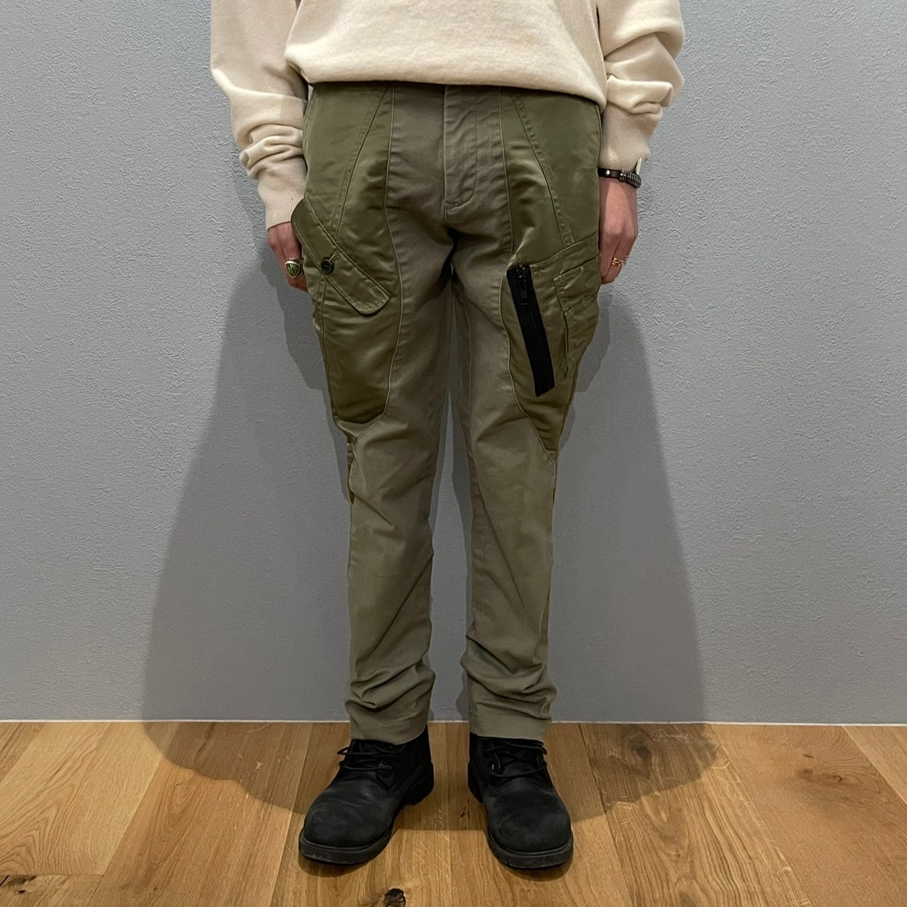 “TIGHT CRAZY PANT“