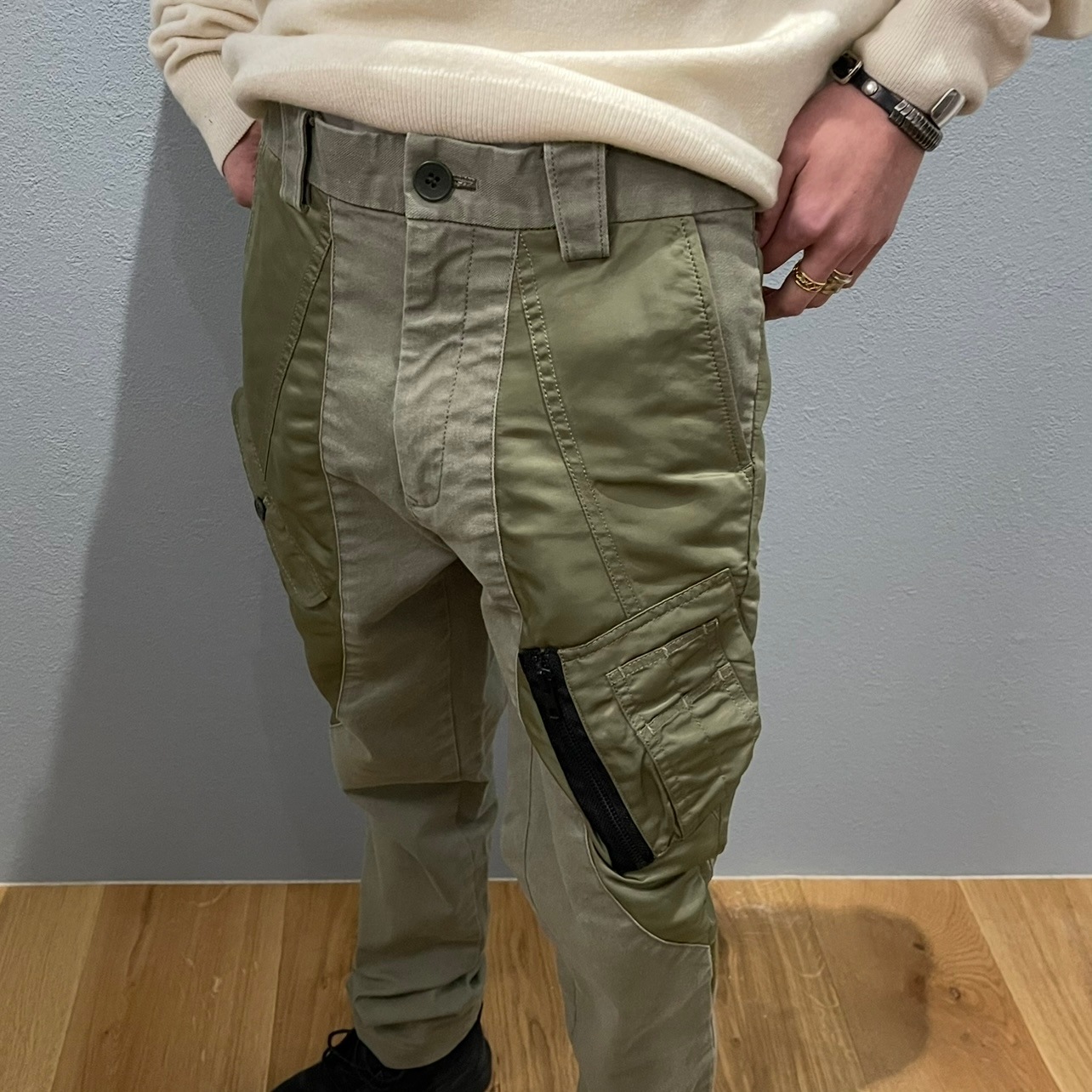 “TIGHT CRAZY PANT“