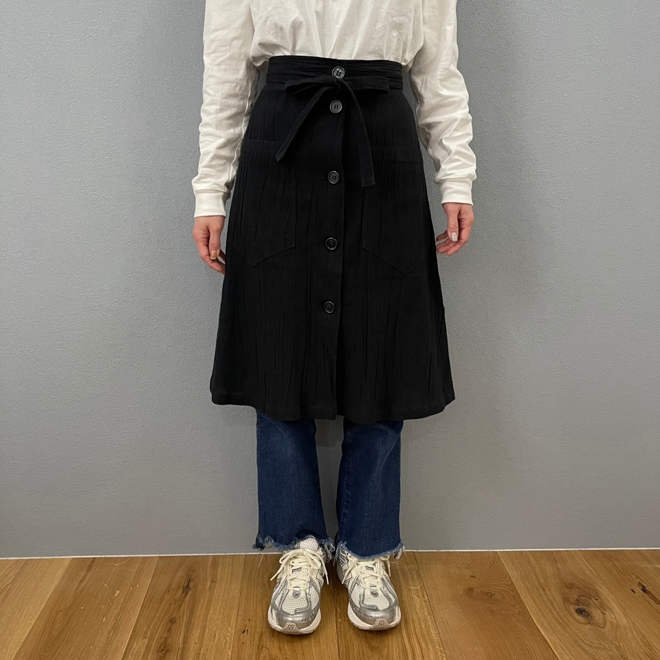 “FRONT BUTTON FLARED SKIRT“
