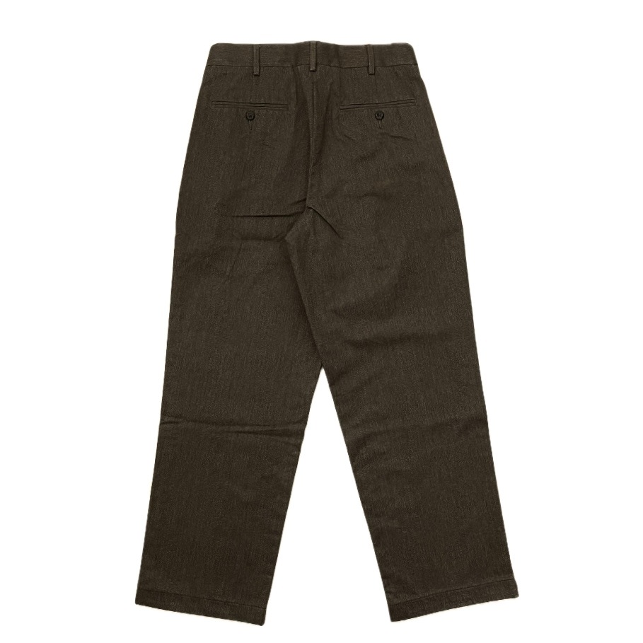 “BASIC TUCK PANTS”