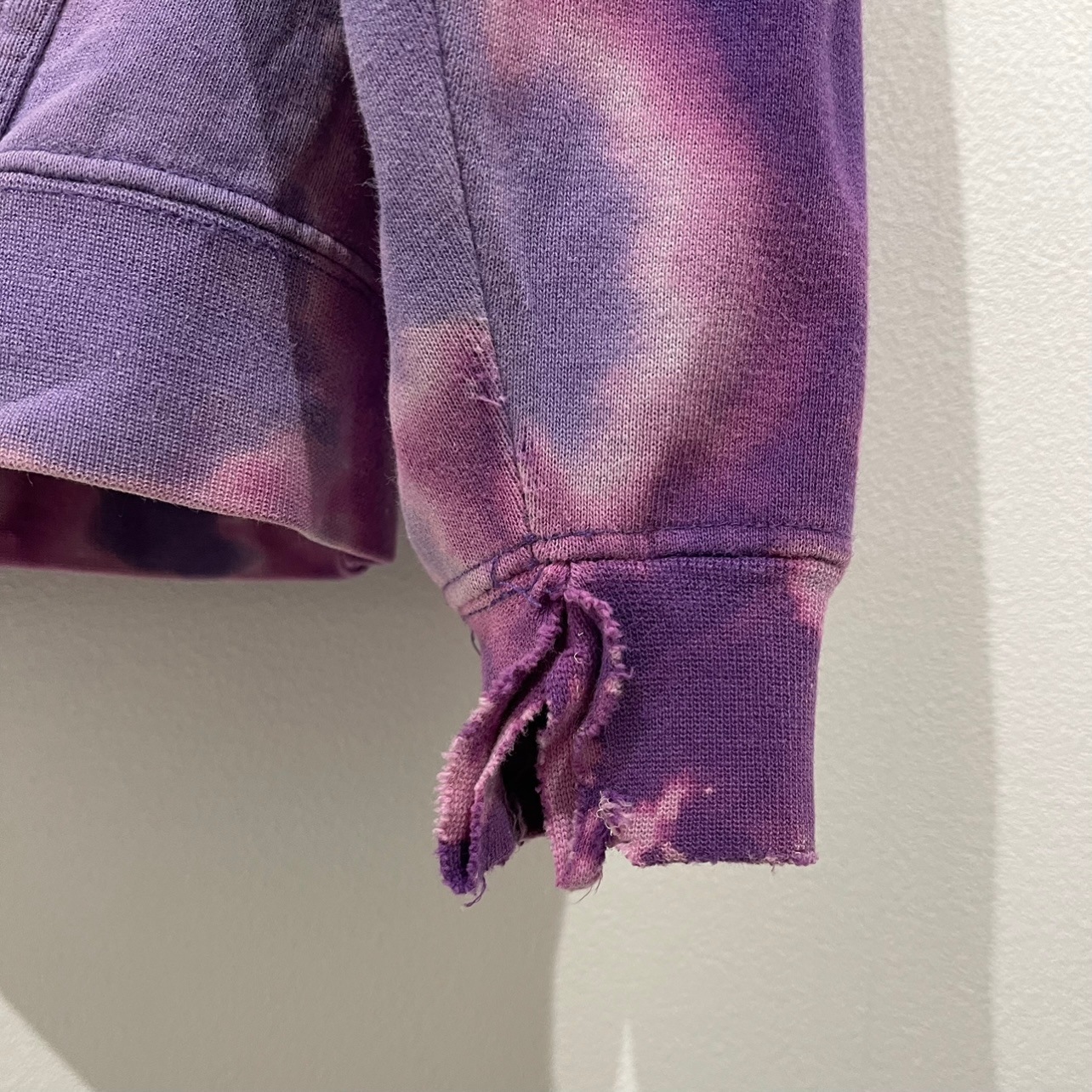 “BLEACH WAPPEN HOODIE“