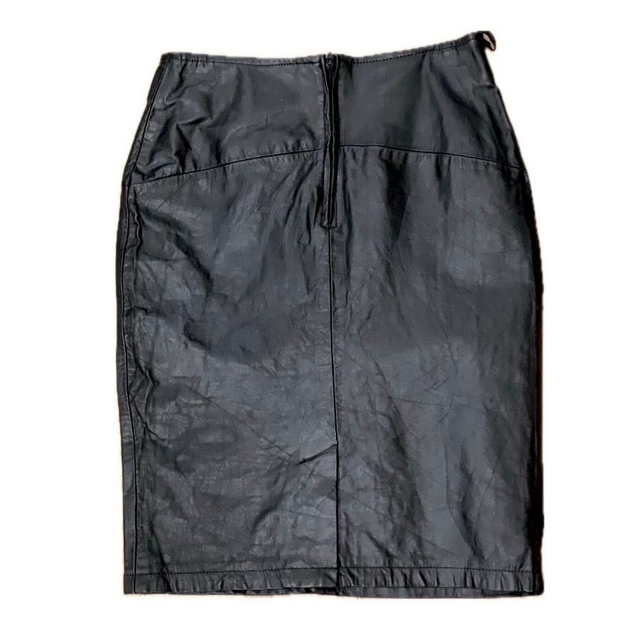 “LEATHER BACK ZIP SKIRT“
