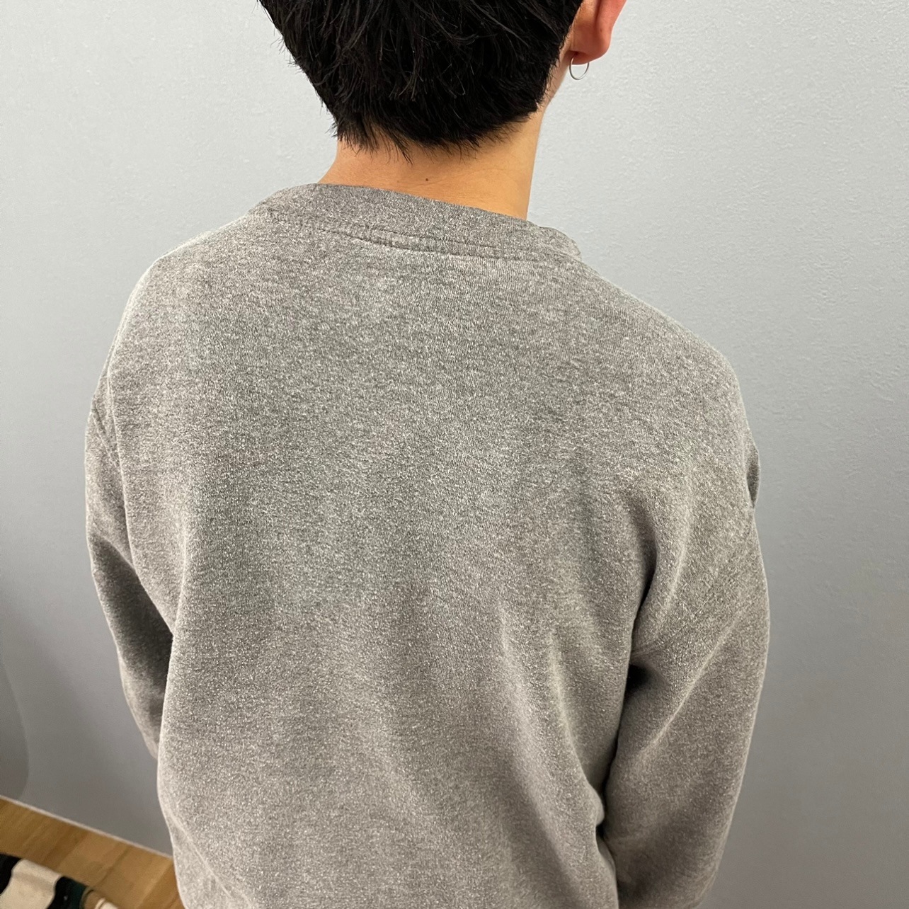 “COLLEGE PRINT SWEAT“