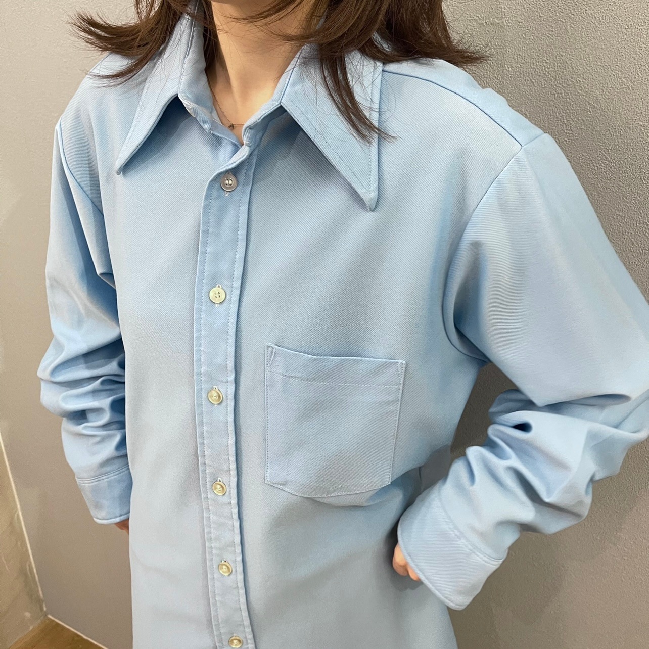 “LONG POINT COLLR SHIRT“
