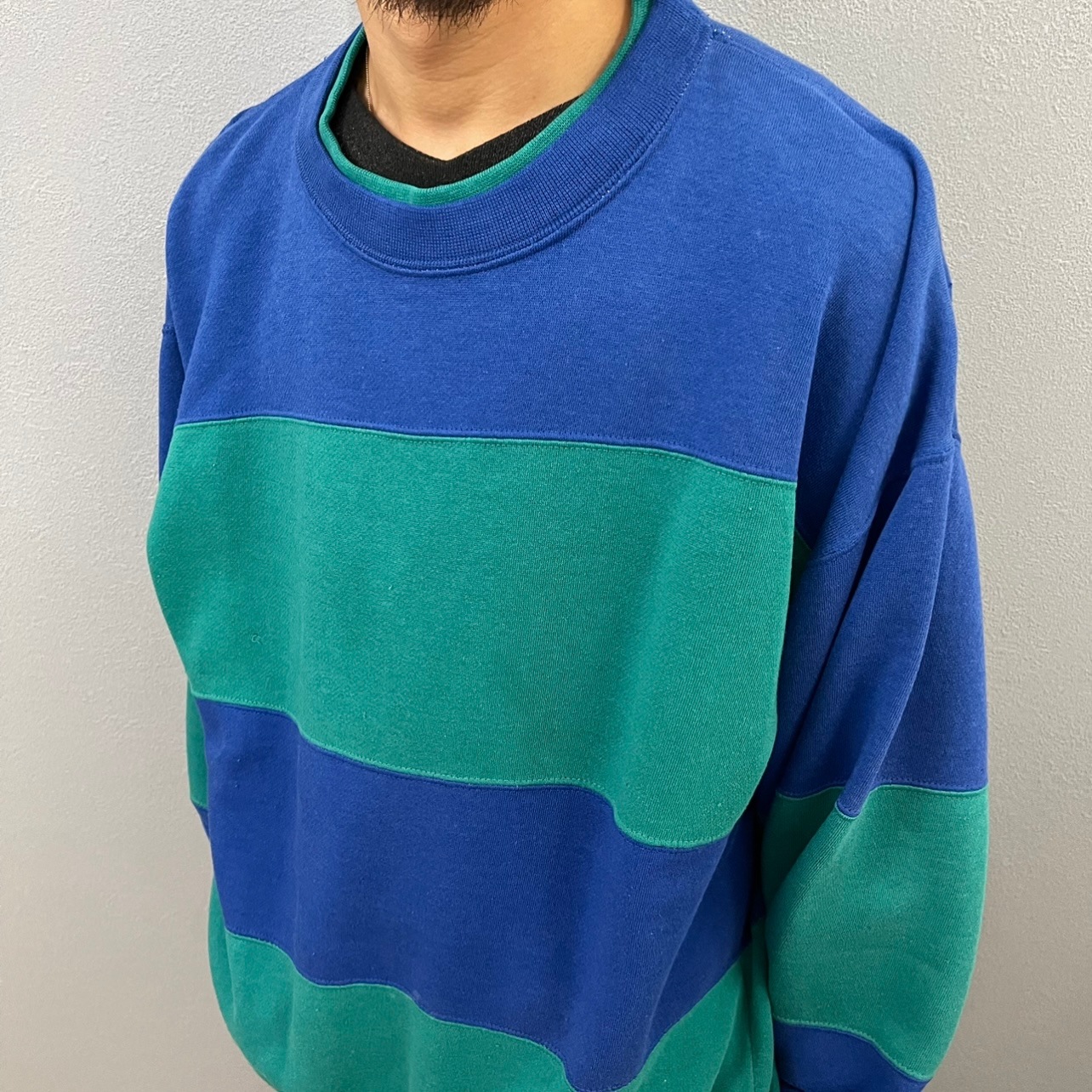 “BORDER STRIPE SWEAT”