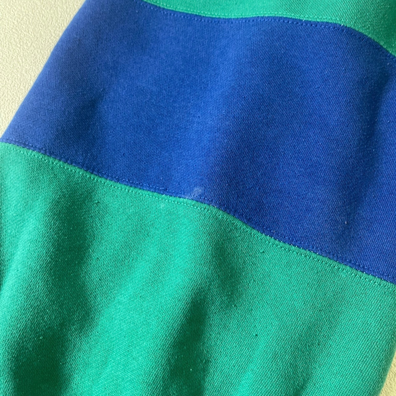 “BORDER STRIPE SWEAT”