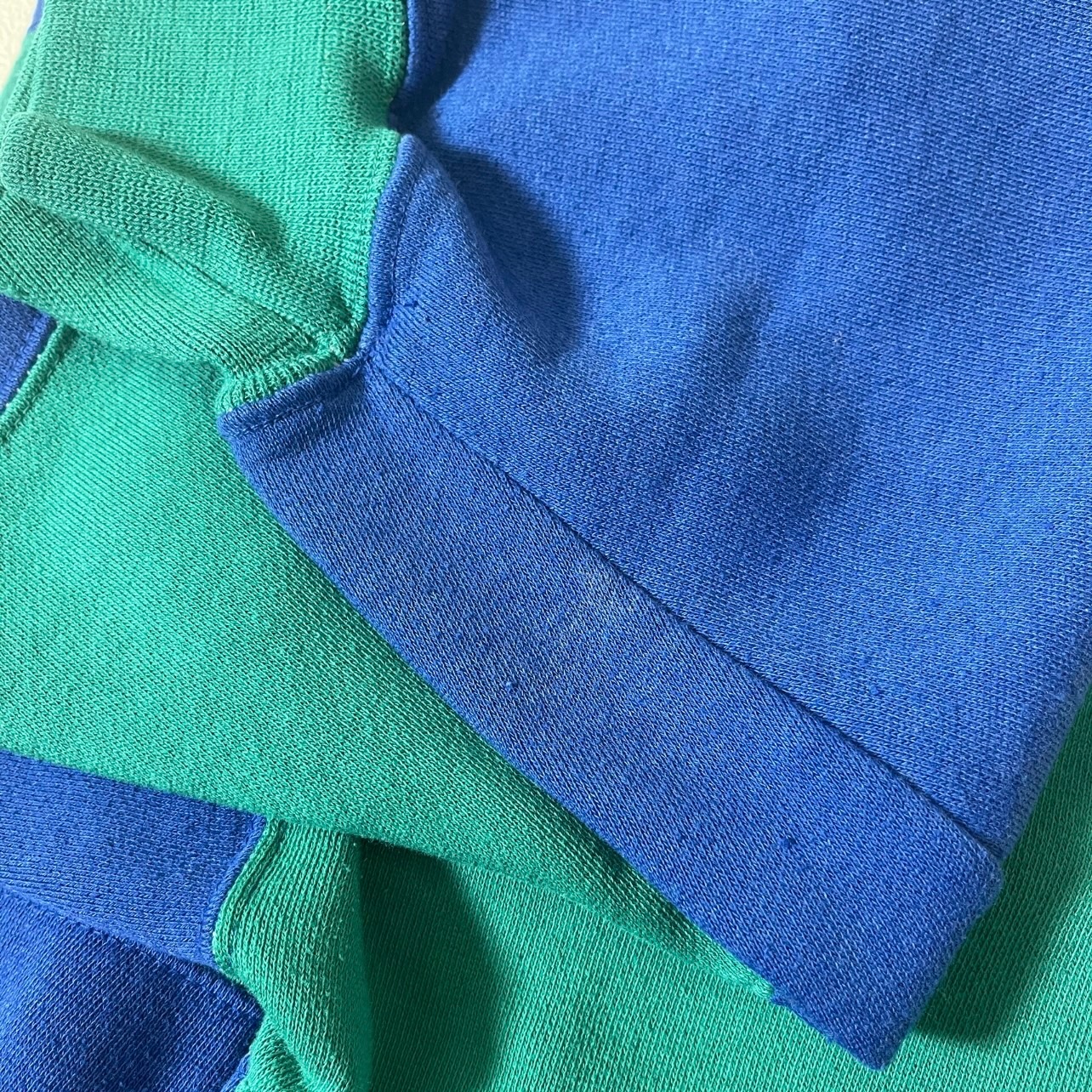 “BORDER STRIPE SWEAT”