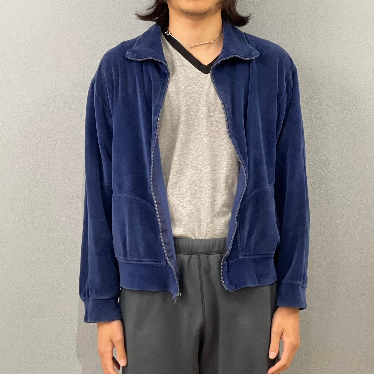 “VELOUR ZIP UP JACKET“