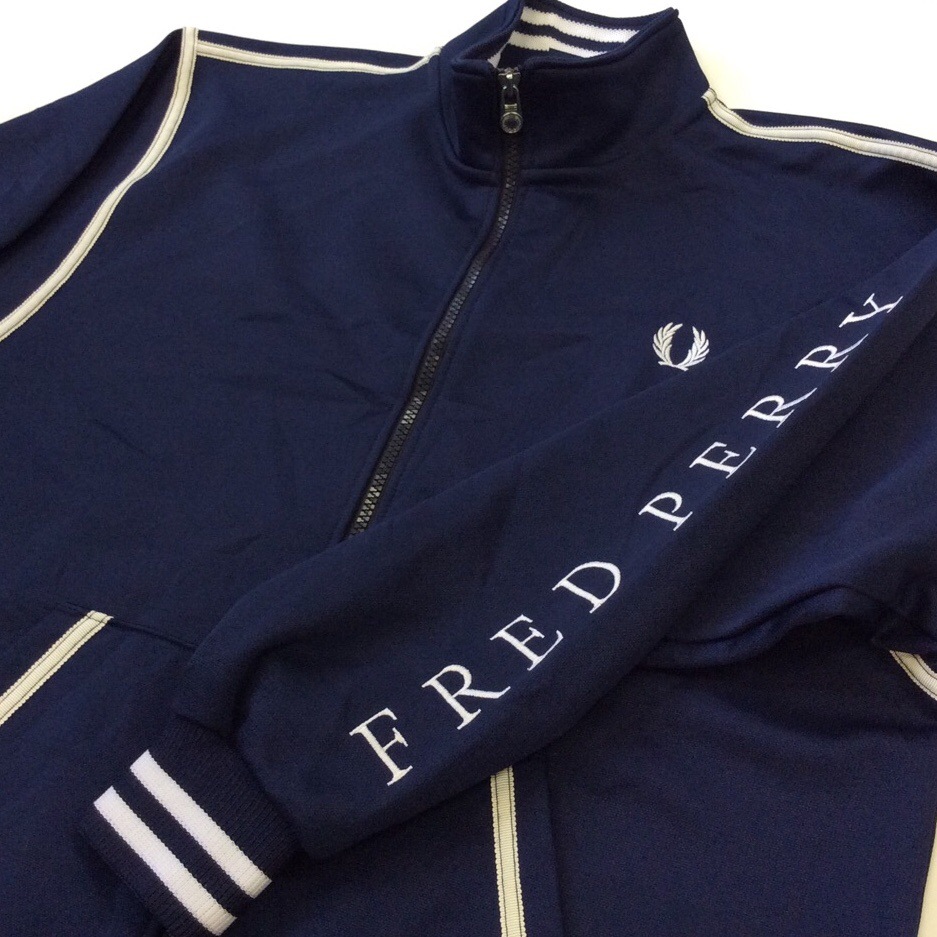 Fred Perry フレッドペリー ジャージ ジョギングトップ 刺繍ロゴ 送料無料 S 紺 ネイビー 国内古着 ヒットユニオン 古着卸 ポリ１００ トレーニング ランニング ウォーキング スポーツ ー品切れー Spec Co Ltd