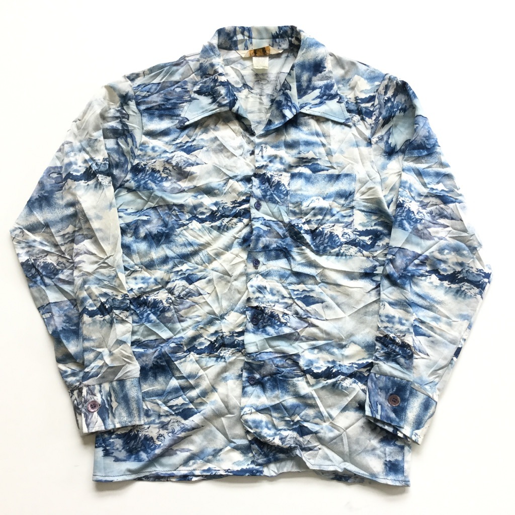 Jantzen ジャンセン ビンテージ アメリカ直輸入 70 S ポリシャツ 長袖シャツ 柄シャツ オープンカラーシャツ オールド 送料無料 メンズ M 青x白 総柄 ボックスタイプ ヴィンテージ アメカジ 風景画 山岳 Usa 古着卸 業販 ー品切れー Spec Co Ltd