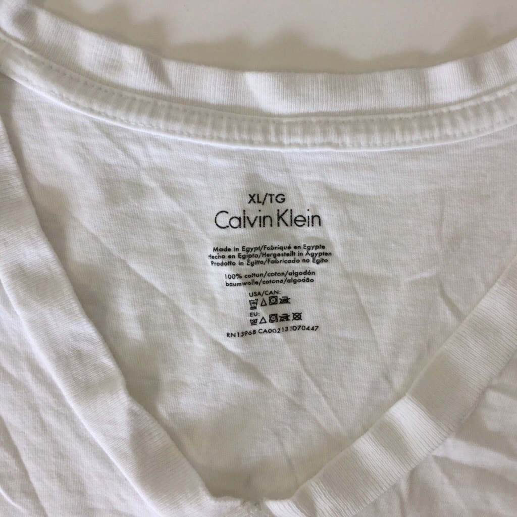 Calvin Klein ����Х󥯥饤�� ȾµT����� V�ͥå� ̵�� �� ������XL US���� ����ꥫ͢�� ���岷 ����̵��