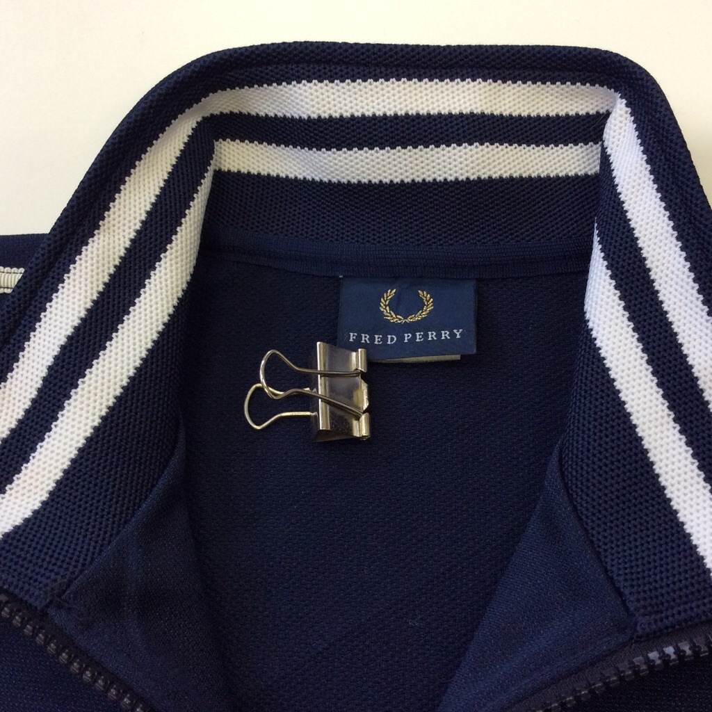 FRED PERRY フレッドペリー ジャージ ジョギングトップ 刺繍ロゴ 送料無料 S/紺・ネイビー 国内古着 ヒットユニオン 古着卸 ポリ100 トレーニング ランニング ウォーキング スポーツ.,LTD.