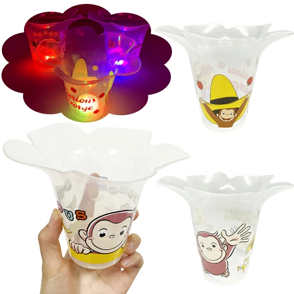 96034 おさるのジョージ光るフラワーカップ(12入) カタログ外 パーティーが華やぐお花の形のカップ 飲み物を入れるとさらに幻想的！
