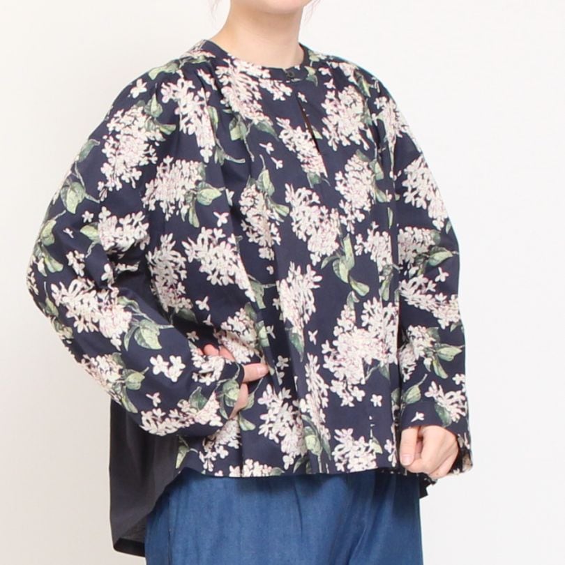 みっこさん専用　Shower Party LIBERTY リバティ　鳥ブラウス新 みっこさん専用 Shower Party LIBERTY リバティ 鳥ブラウス新