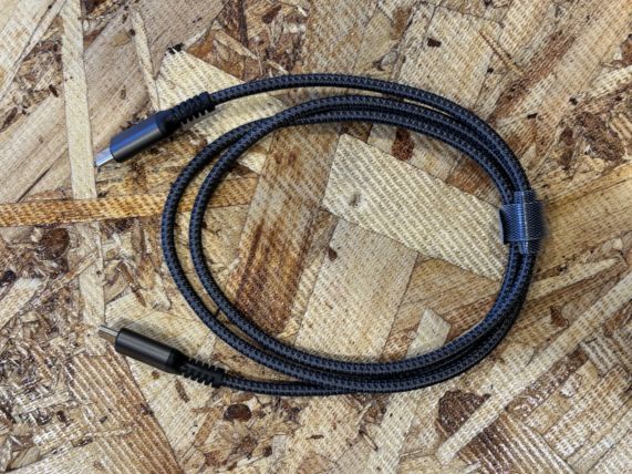 STOCK'Sロゴ入りUSBケーブル（タイプCとタイプC）