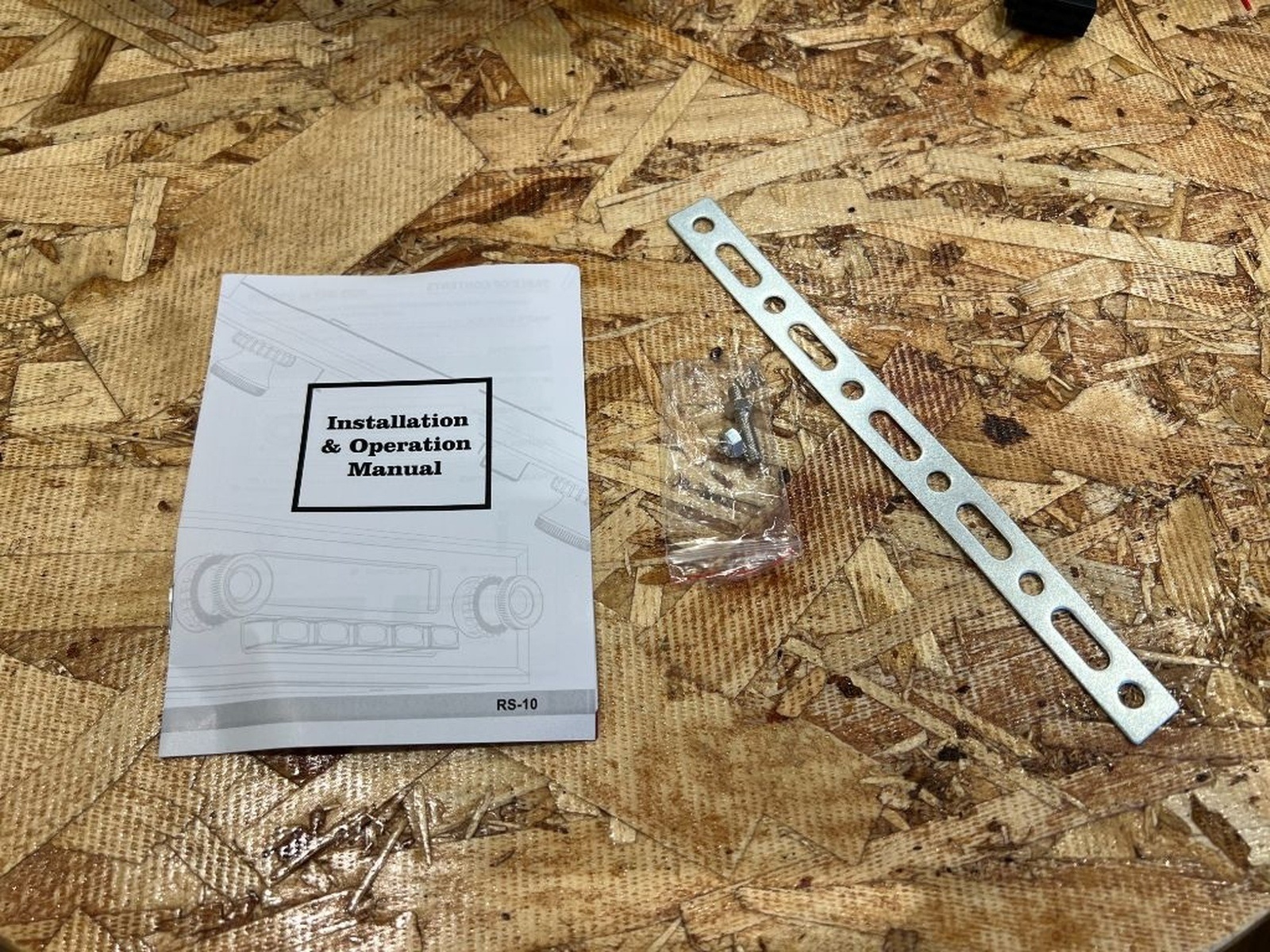【オーディオ】レトロルックな1DINオーディオ
