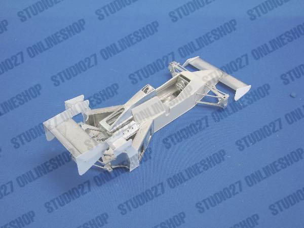 STUDIO 27 C-01 1/12 スケールキットBritish green 8_007001000401.jpg