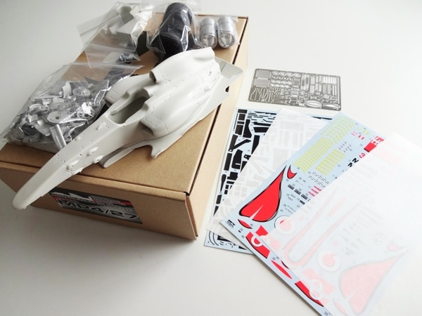1/20 MP4-27 2012 Early Ver. <br>MONOPOST��Multimedia Kit��
