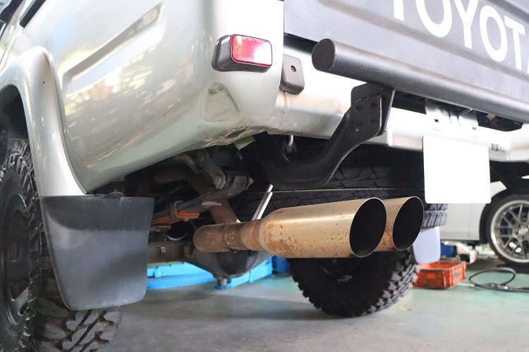 トヨタ ハイラックス SUXONマフラー加工 【型式：GC