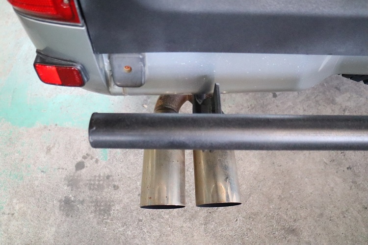 トヨタ ハイラックス SUXONマフラー加工 【型式：GC