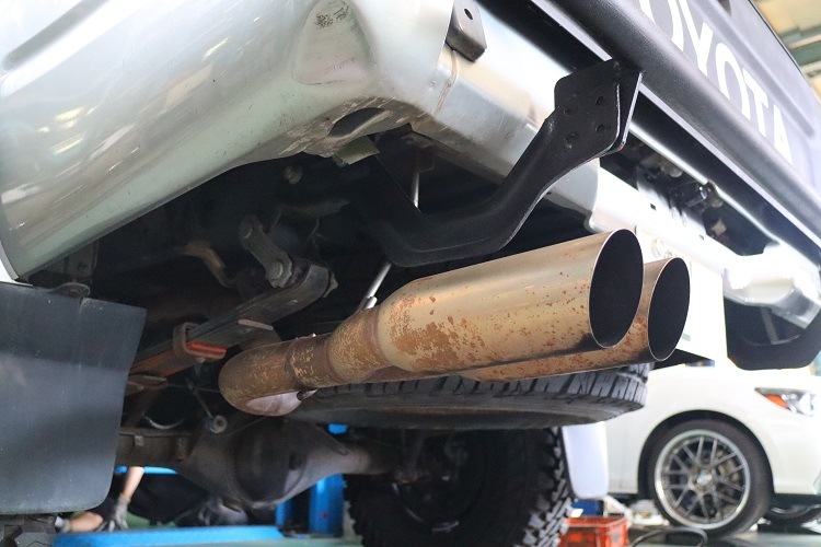 トヨタ ハイラックス SUXONマフラー加工 【型式：GC