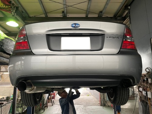 スバル レガシィ 中間ストレートマフラー製作【型式：－】 | ワンオフ