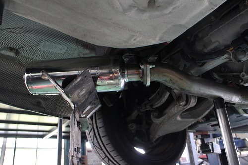 BMW 528i ワンオフマフラー 【型式：DBA－FR30