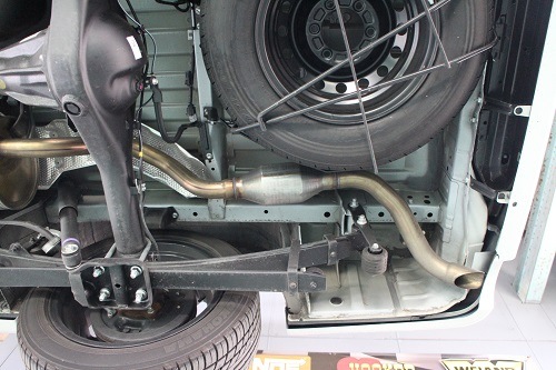 トヨタ 200系ハイエース ワンオフマフラー 【型式：－】 | ワンオフ
