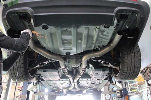 ダッジ チャレンジャー R／T 社外マフラーテール加工 【型式
