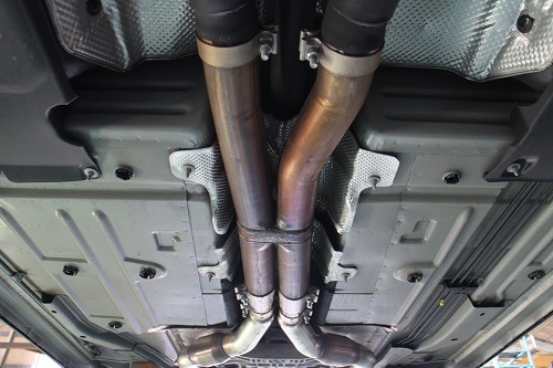 ダッジ チャレンジャー R／T 社外マフラーテール加工 【型式