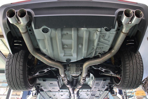 ダッジ チャレンジャー R／T 社外マフラーテール加工 【型式