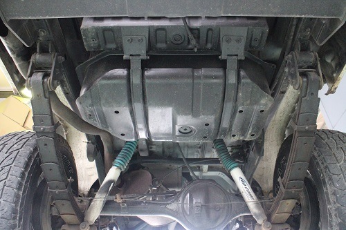 トヨタ ランクル70 SUXONマフラー加工 【型式：HZJ77V