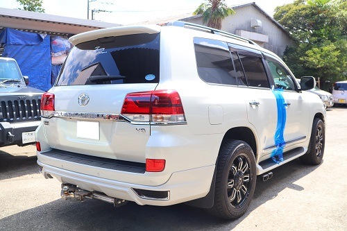 トヨタ ランドクルーザー200 可変バルブ式ワンオフマフラー トヨタ ランドクルーザー200 可変バルブ式ワンオフマフラー