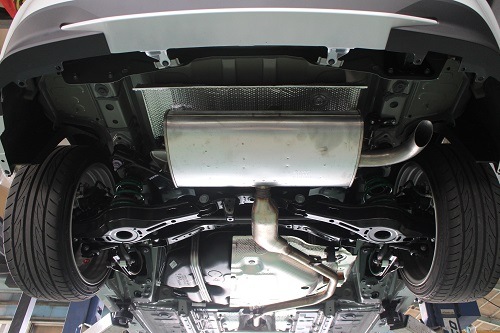 トヨタ カローラツーリング ワンオフマフラー 【型式：NRE210W