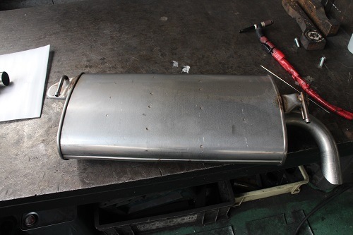 トヨタ カローラツーリング ワンオフマフラー 【型式：NRE210W