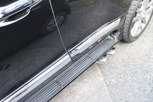 トヨタ ランドクルーザー200 ワンオフ サイド出しマフラー