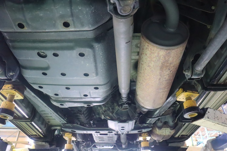 トヨタ ランクル80 フロントパイプ修理 【型式：FZJ80G