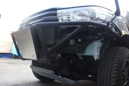 ハイラックス チューブバンパー