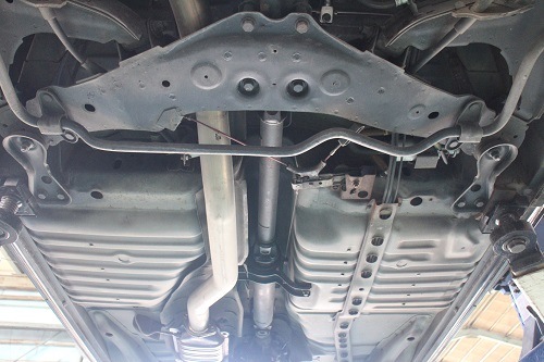 ニッサン スカイライン ワンオフ マフラー 【型式：E－HR30