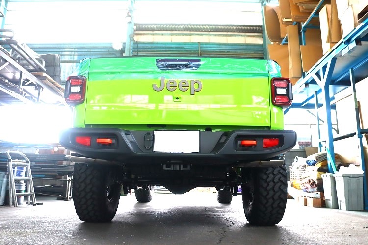 Jeep グラディエーター ワンオフマフラー【型式：JT36
