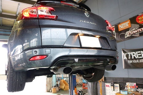 ルノー メガーヌエステートGT220 マフラー交換 【型式